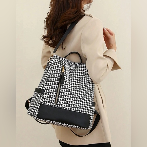 New Backpack, Shoulder Bag - Picture 2 of 7